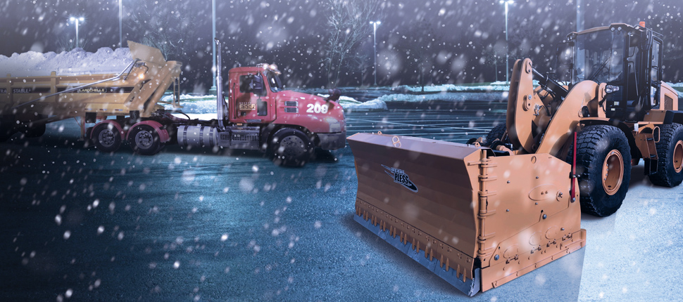 Tracteur de déneigement commercial du Groupe Essa en opération